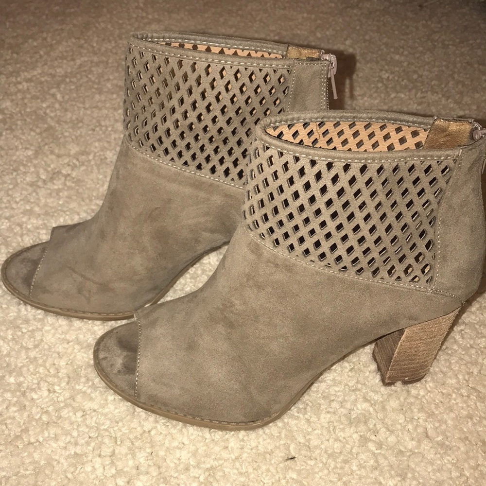 report heels